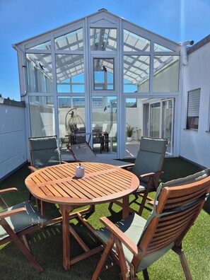 تناول الطعام بالخارج