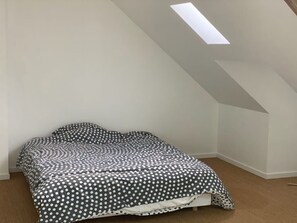 4 室のベッドルーム、WiFi
