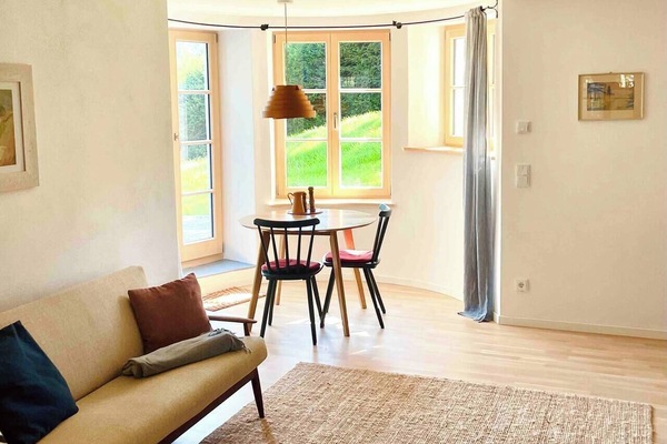 e355aa73-5dc0-4cd6-82a3-a6a7040ccb2d