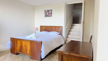 2 bedrooms, WiFi, bed sheets