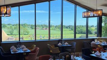 3 restaurants, breakfast, lunch, dinner served; farm to table cuisine