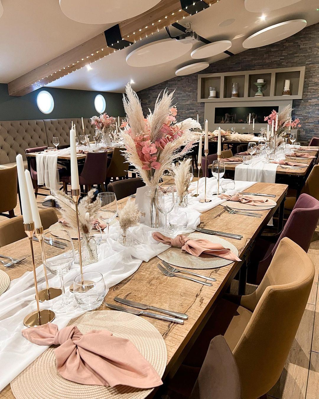 3 restaurants; breakfast, lunch, dinner and brunch served 