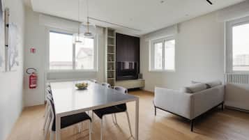 Appartamento con 2 camere da Letto, Via Santa Sofia 8 | Opholdsområde | Smart-tv