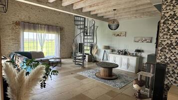 Télévision, table de tennis de table