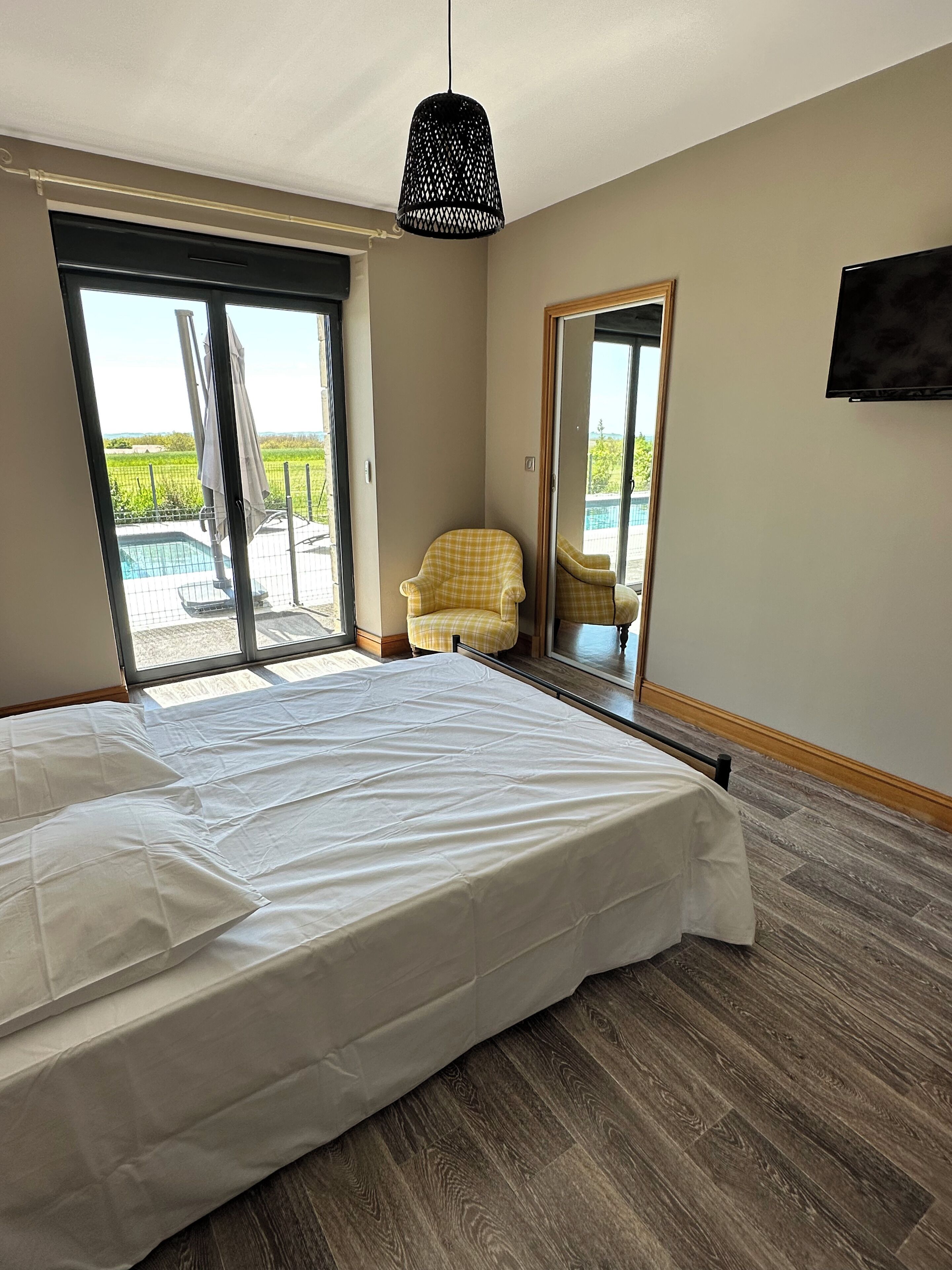 5 chambres, fer et planche à repasser, Wi-Fi gratuit, draps fournis