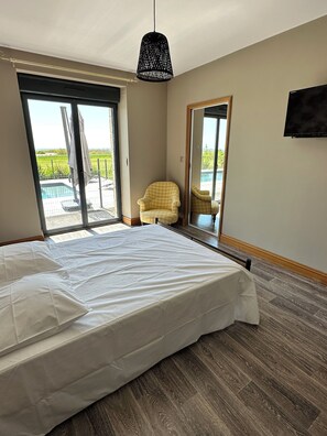 5 bedrooms, iron/ironing board, free WiFi, bed sheets
