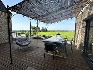 Outdoor dining - Villa between Corrèze and Dordogne!!! Beautiful heated pool... (Unknown)