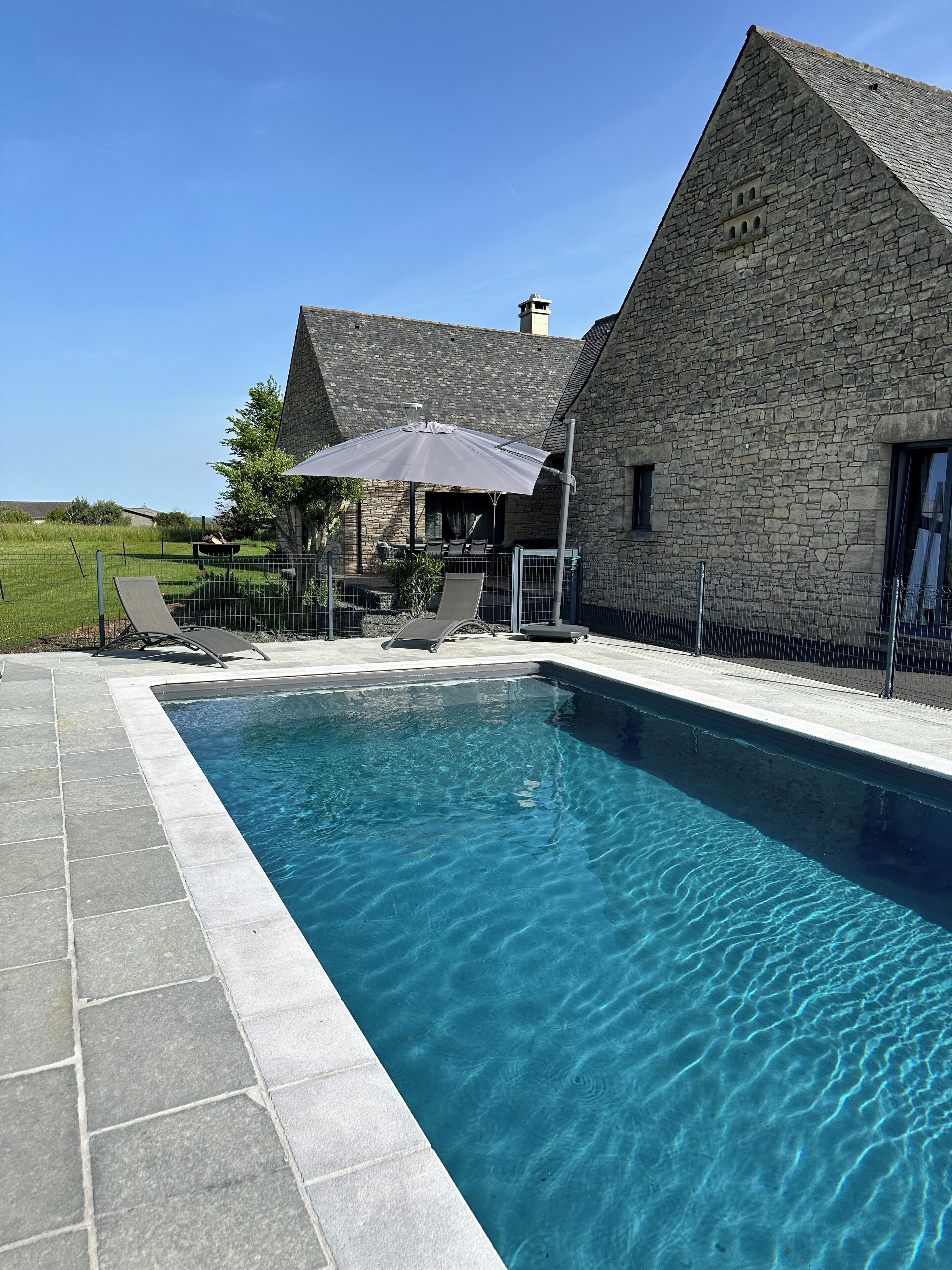 Piscine extérieure, piscine chauffée