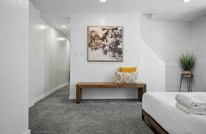 4 bedrooms, iron/ironing board, free WiFi, bed sheets