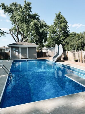 Piscine extérieure, piscine chauffée