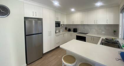 Brand New 2BR Coastal Home w/ Outdoor Entertaining – 350m to Beach, Pier & cafes