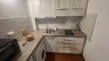 Classic-Apartment, Stadtblick | Eigene Küche | Mini-Kühlschrank, Mikrowelle, Herdplatte, Kochgeschirr/Geschirr/Besteck