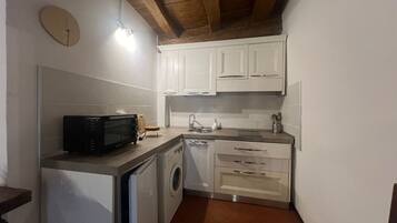 Classic-Apartment, Stadtblick | Eigene Küche | Mini-Kühlschrank, Mikrowelle, Herdplatte, Kochgeschirr/Geschirr/Besteck