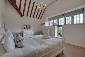 4 Schlafzimmer, Bügeleisen/Bügelbrett, Reisekinderbett, kostenloses WLAN