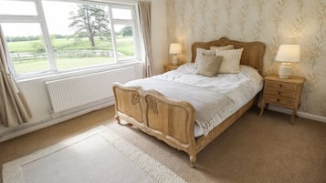 3 bedrooms, individually decorated, individually furnished, free WiFi