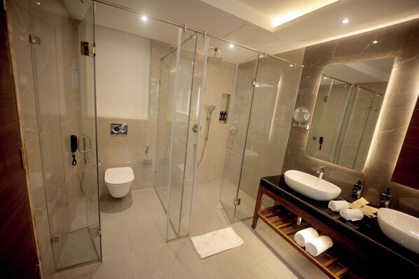 Rom – premium, 2 enkeltsenger | Bad