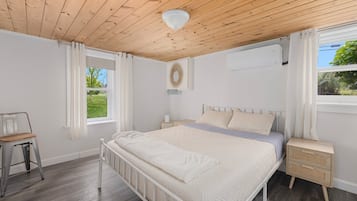 3 bedrooms, bed sheets