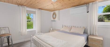 3 bedrooms, bed sheets