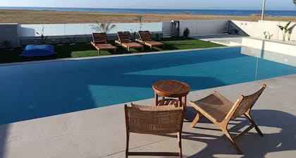 Unic 4 bedrooms beach villa
Big private pool
Juccuzy
Barrel sauna
Sea view