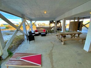 Casa, várias camas (Gulf Winds - East - A) | Opções para refeição ao ar livre