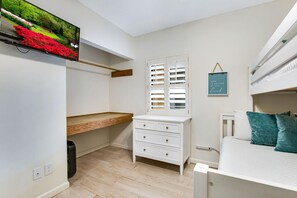 คอนโด, หลายเตียง (Romar Place 102) | 3 ห้องนอน