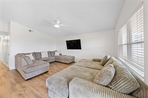 Casa, varias camas (Little Ola Vista) | Zona de estar