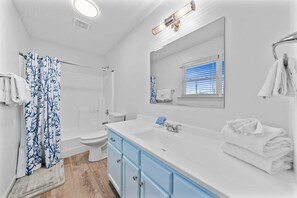 House, Multiple Beds (The Big Pool at Little Ola Vista) | Bathroom