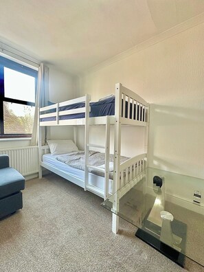 4 bedrooms, WiFi