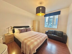 2 bedrooms, WiFi - Luxury Apartment Near Euston Station (Greater London)