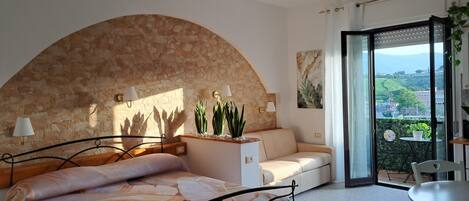 1 dormitorio, tabla de planchar con plancha, wifi gratis y ropa de cama