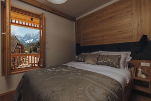 Caja de seguridad en la habitación y cortinas blackout