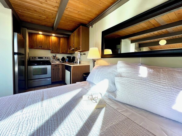 1 habitación, tabla de planchar con plancha, wifi gratis y ropa de cama