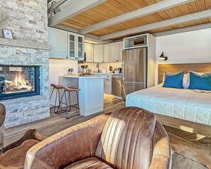 Free WiFi, bed sheets - Serenity at Snowmass - Just renovated & beautiful! (Snowmass Village)