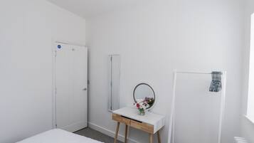 1 bedroom, individually decorated, individually furnished, free WiFi