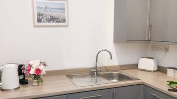 Dishwasher, cookware/dishes/utensils