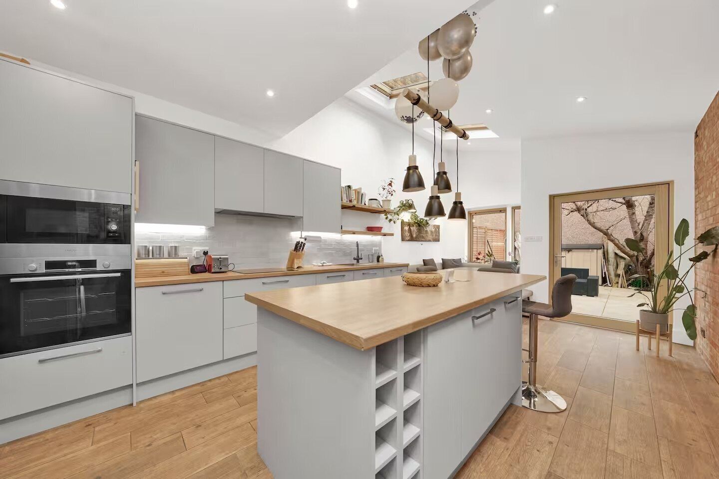 Refrigerador, microondas, horno y lavavajillas 