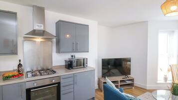 Dishwasher, cookware/dishes/utensils