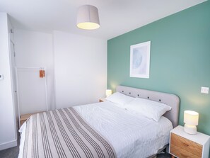1 chambre, décoration personnalisée, ameublement personnalisé