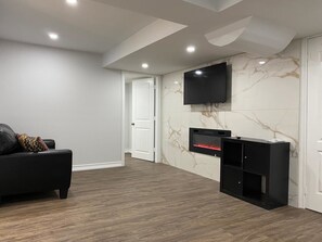 Interior - Vicky Vacation Rentals #1
 (Vaughan)