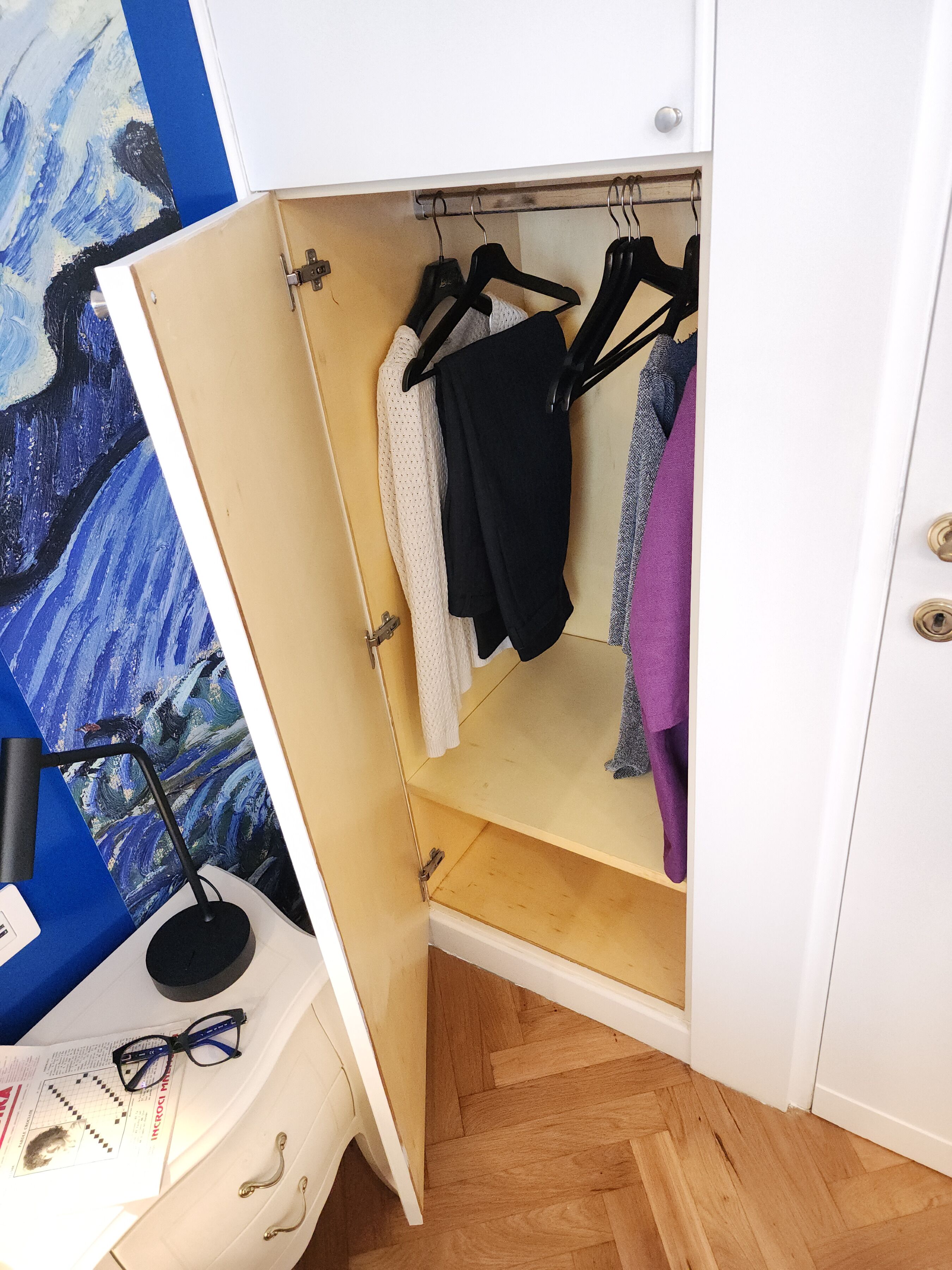 Deluxe Double Room, City View (Notte) | Wardrobe