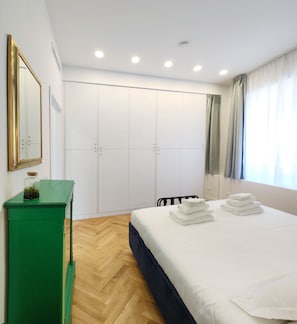 Habitación doble superior, vista a la ciudad (Danza) | Edredón y artículos del minibar gratis 