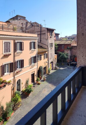 Superior Double Room, City View (Danza) | City view