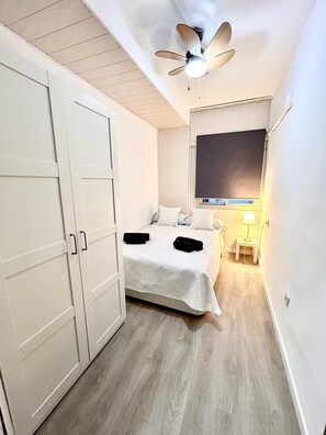 2 habitaciones, tabla de planchar con plancha, wifi y ropa de cama