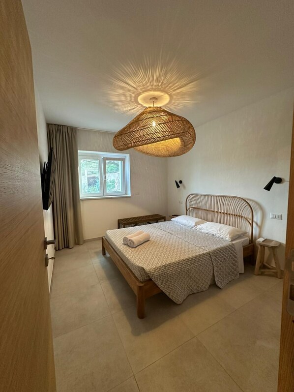 2 bedrooms, WiFi, bed sheets