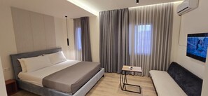 Deluxe Studio | Soundproofing, iron/ironing board, free WiFi, bed sheets