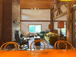 Living area - HaSu Haus - Unique Fully Renovated Historic Dairy Barn (East Meredith)