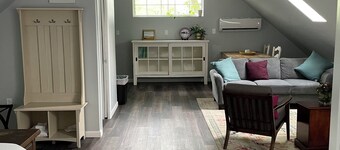 Charming studio in amazing Louisville with WiFi, AC