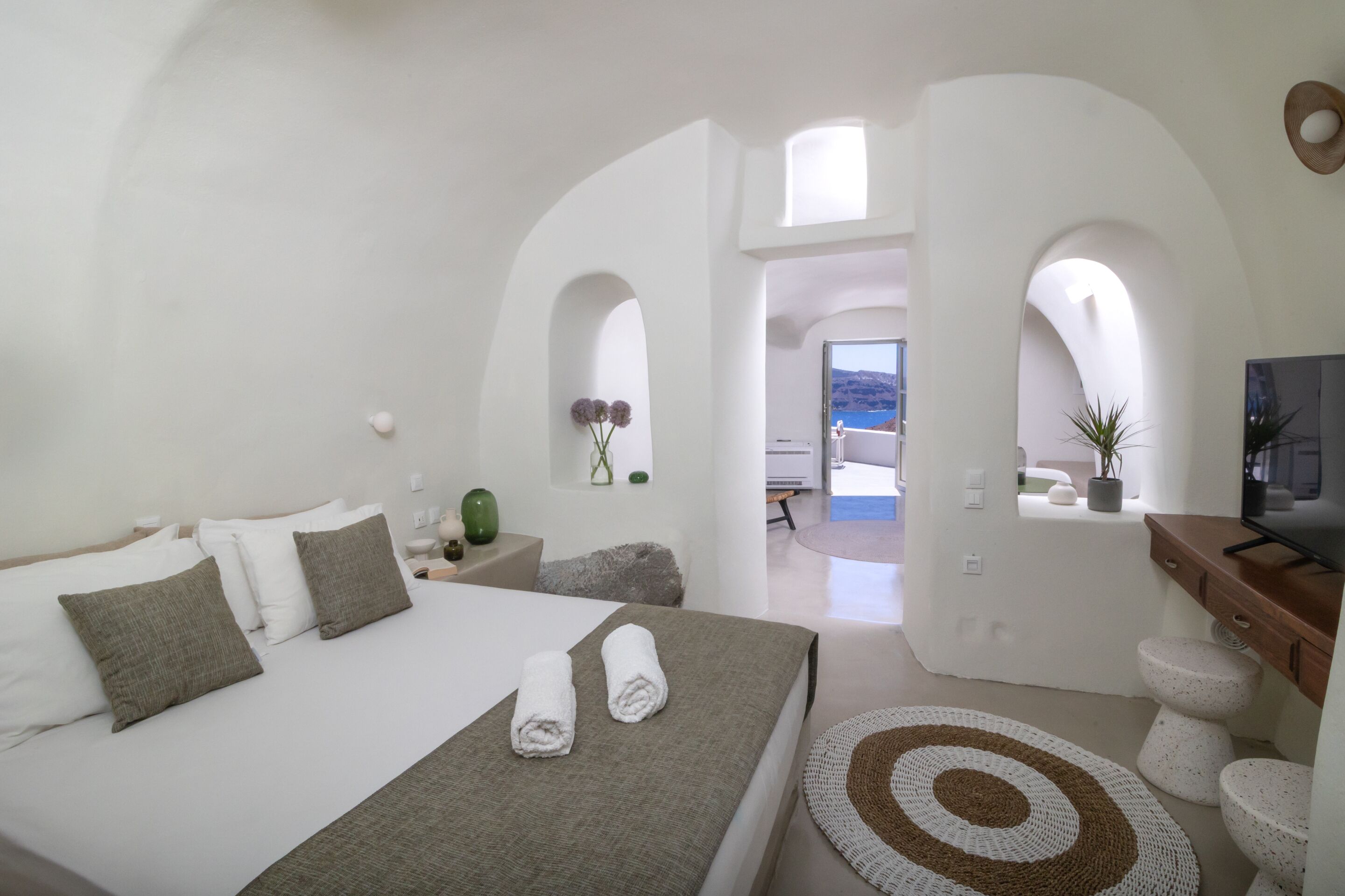 Appartement, salle de bain attenante, vue sur la mer (Nicolas) | Bureau, système d’insonorisation, fer et planche à repasser