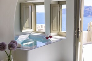 Traditional Villa, Ensuite, Sea View (Aris) | Indoor spa tub