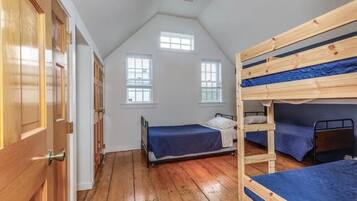 3 habitaciones, cuna de viaje, wifi y ropa de cama